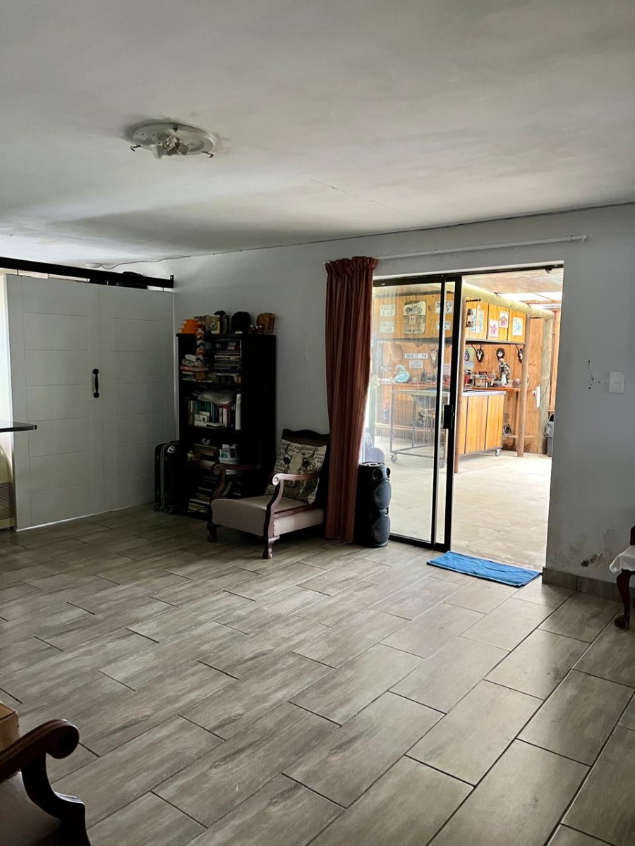 Commercial Property for Sale in Aalwyndal Western Cape